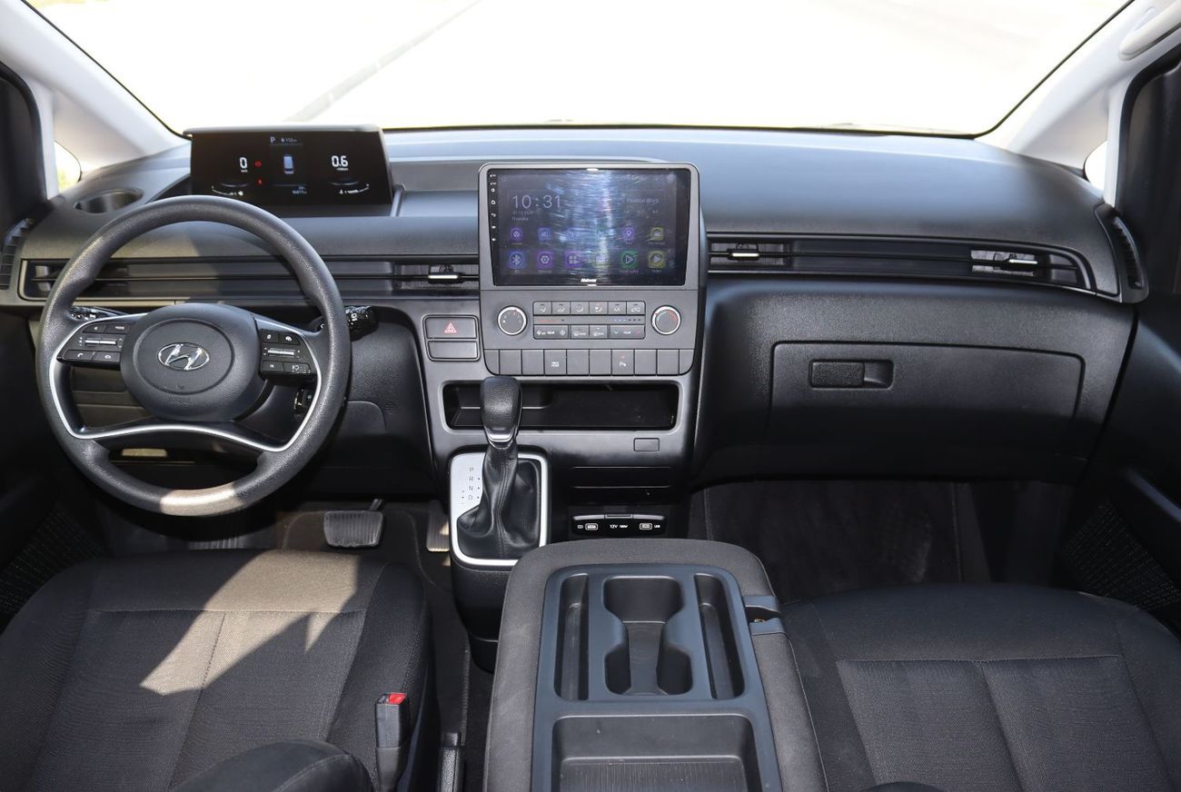 هيونداي ستاريا هيونداى ستاريا - 2023 - خليجى - بدون حوادث - بمحرك 3.5 - 9 مقاعد - ممشى قليل - بحاله ممتازه