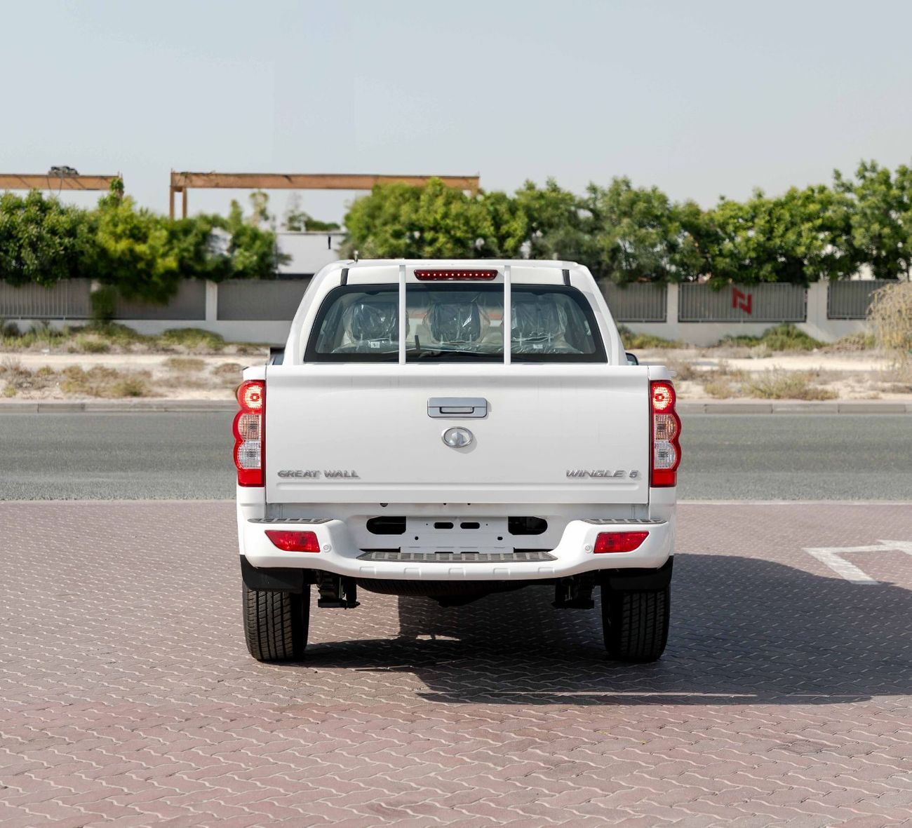 جريت وول وينغل 2026 Greatwall Wingle 5 4X2 Luxury 2.4L - Manual - Titanium White Inside Black | Export Price