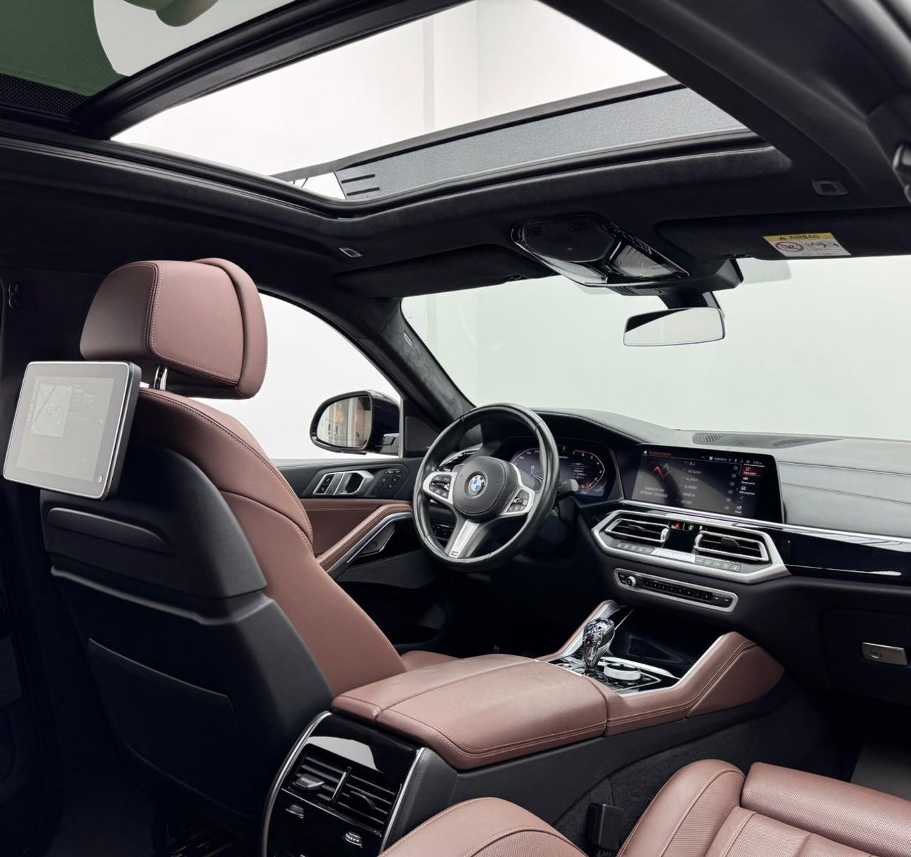 بي أم دبليو X6 M50i 4.4L 2022 BMW X6 M50i, BMW Service History, 2027 BMW Warranty and Service Pack, GCC