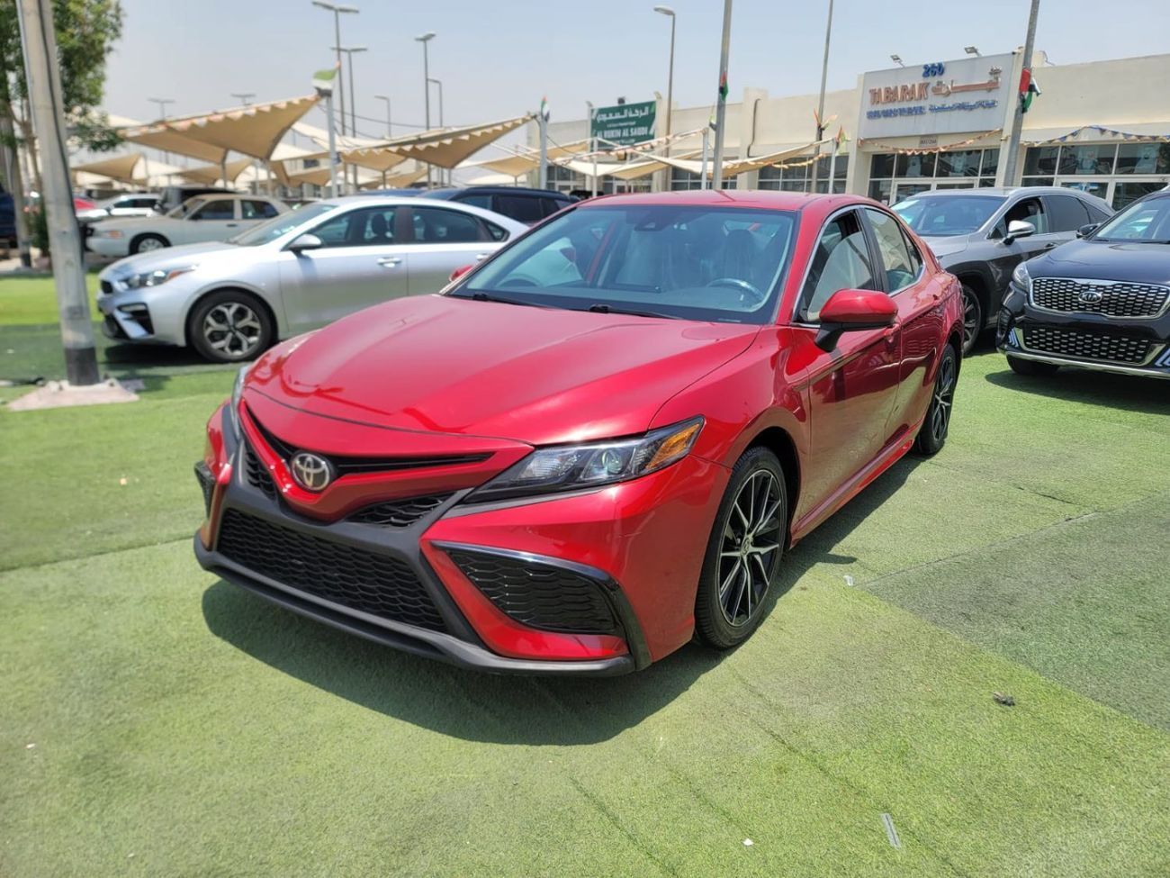 Toyota Camry SE 2.5L (181 HP)