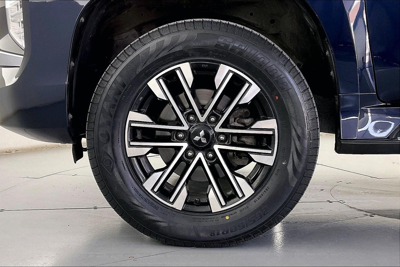 Mitsubishi Montero GLS Mid| 1 year free warranty | Flood Free