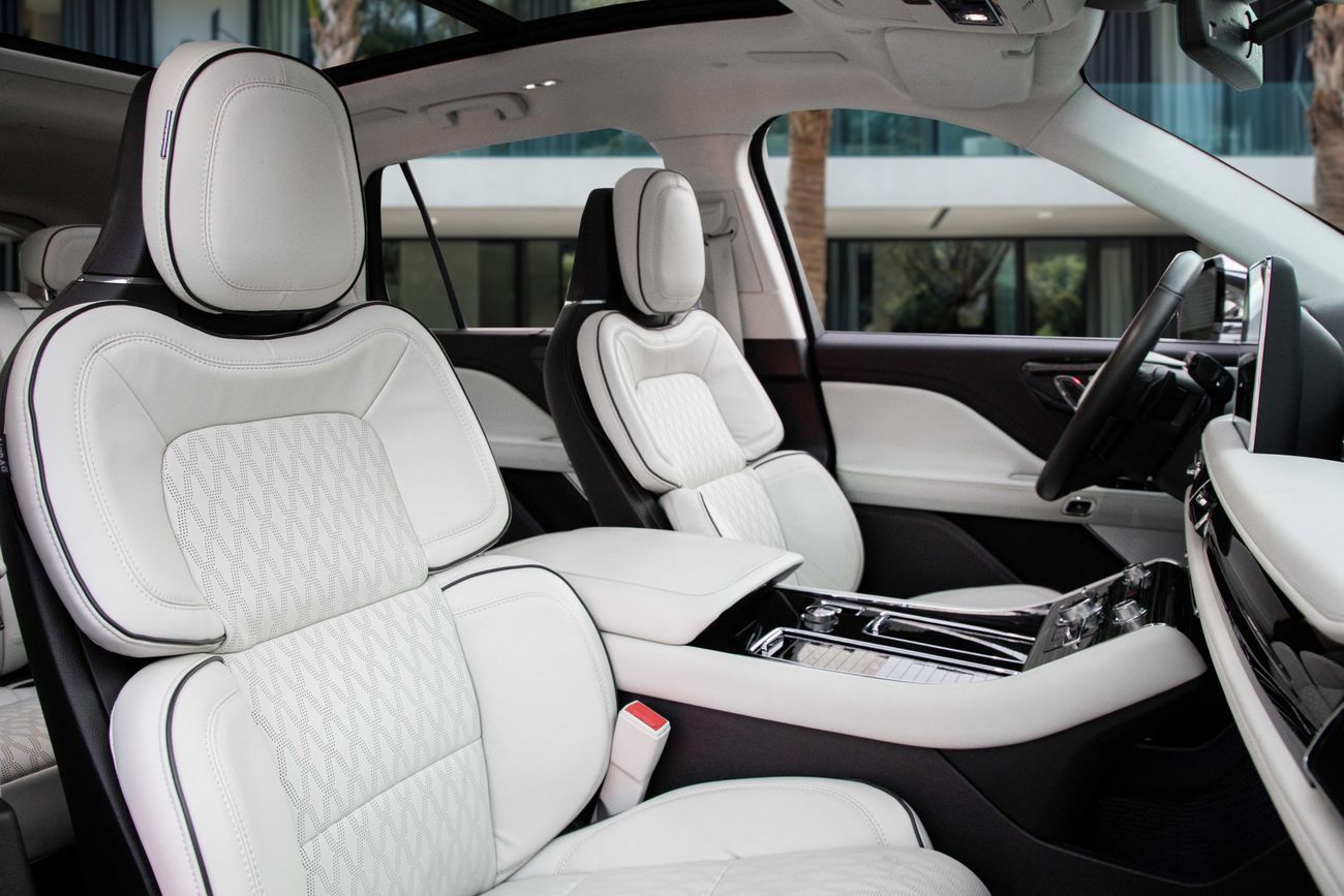 Lincoln Aviator Aviator Presidential | 4,093 P.M | 0% Downpayment | Aviator Presidential | Agency Warranty!