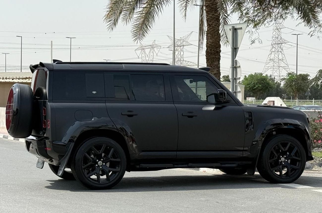 Land Rover Defender P300 110 S 2.0L (5 Seater) RAMADAN OFFER LAND ROVER DEFENDER 110S P300 2021 GCC URBAN BODY KIT FULL