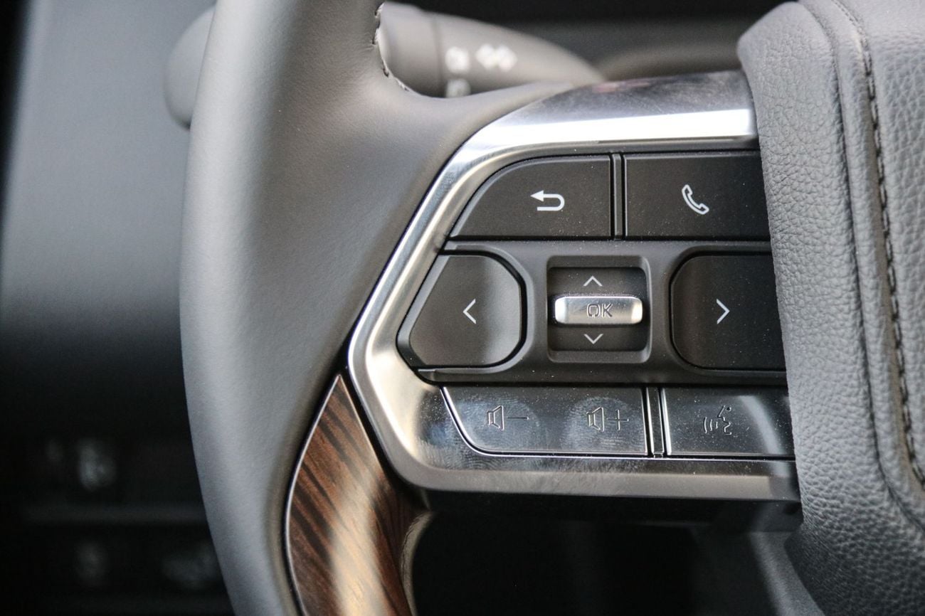 تويوتا لاند كروزر LAND CRUISER GXR V6 4.0 Mid option 2025