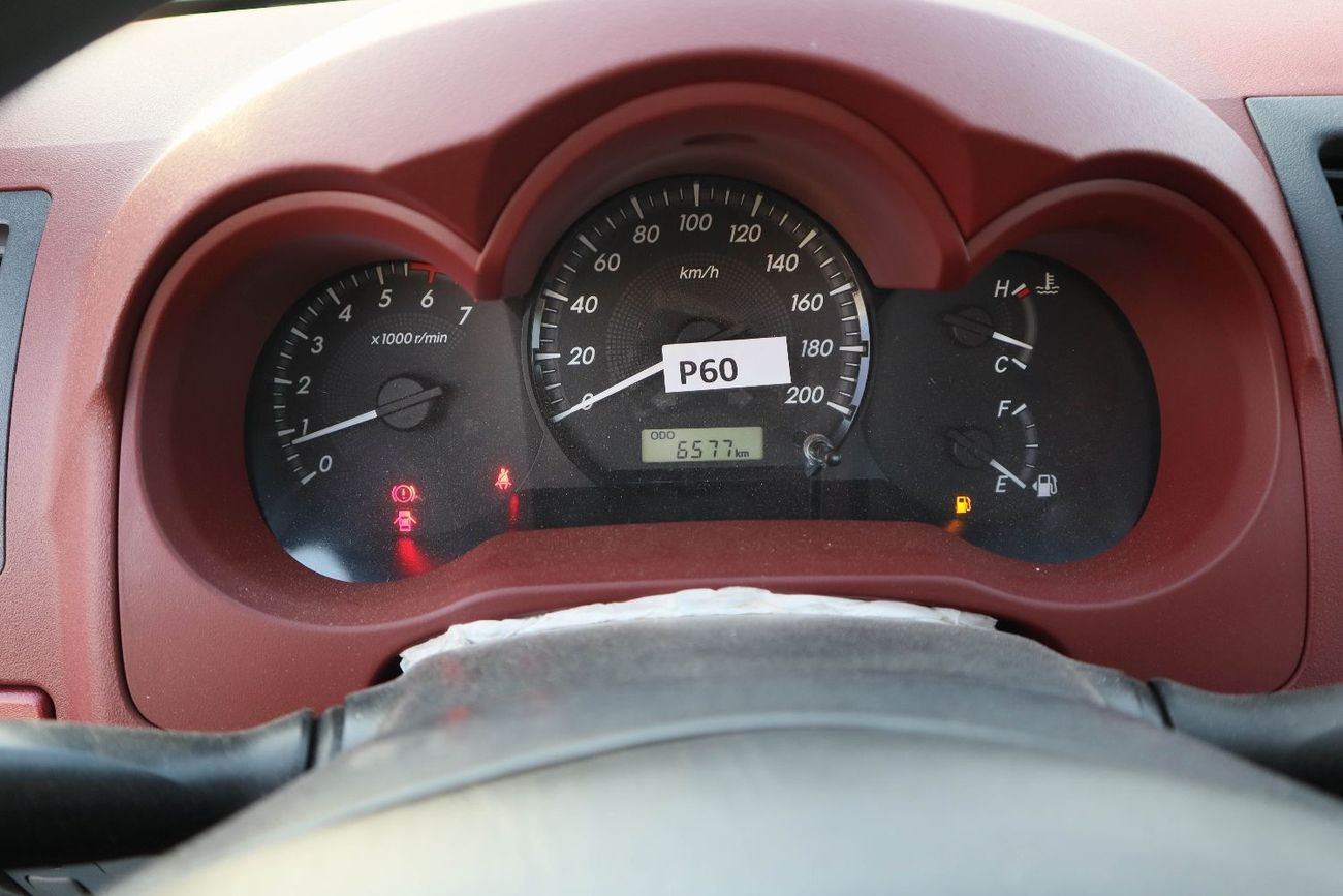 Toyota Hilux toyota hilux 2.7L 2013 model kilometer 6577