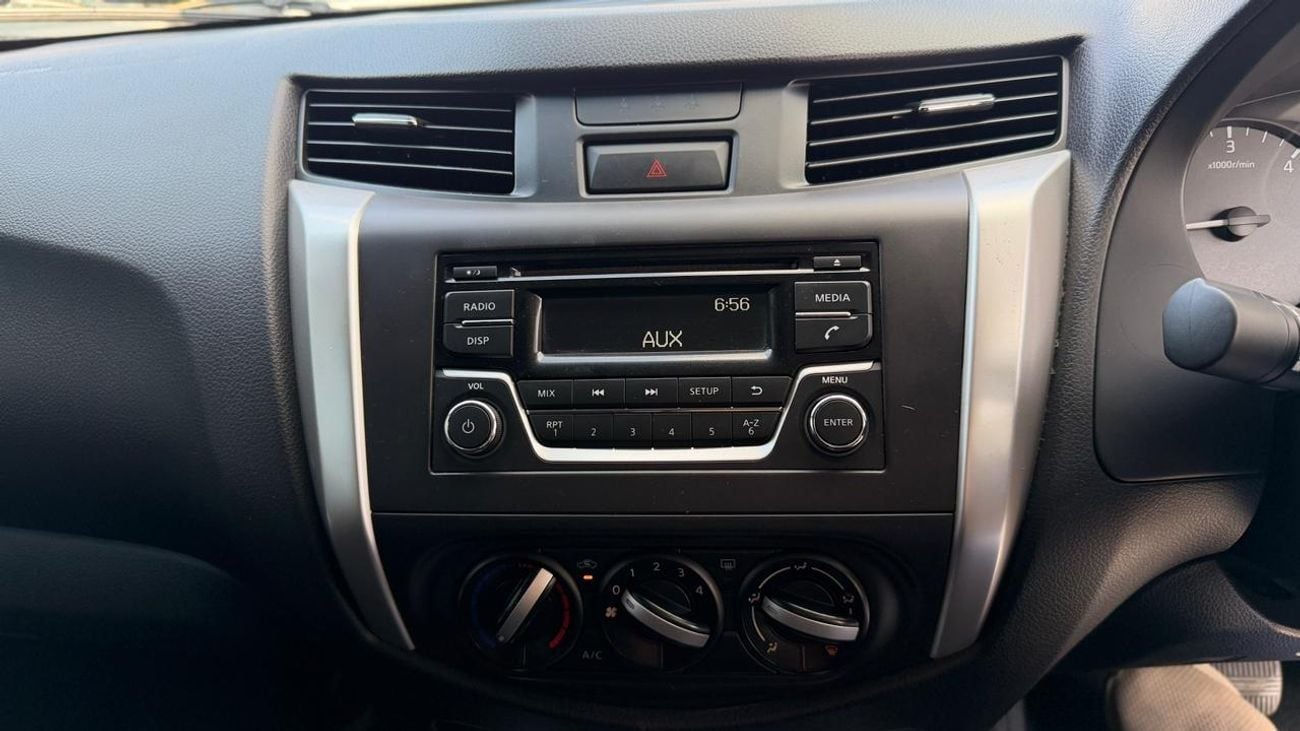 نيسان نافارا -