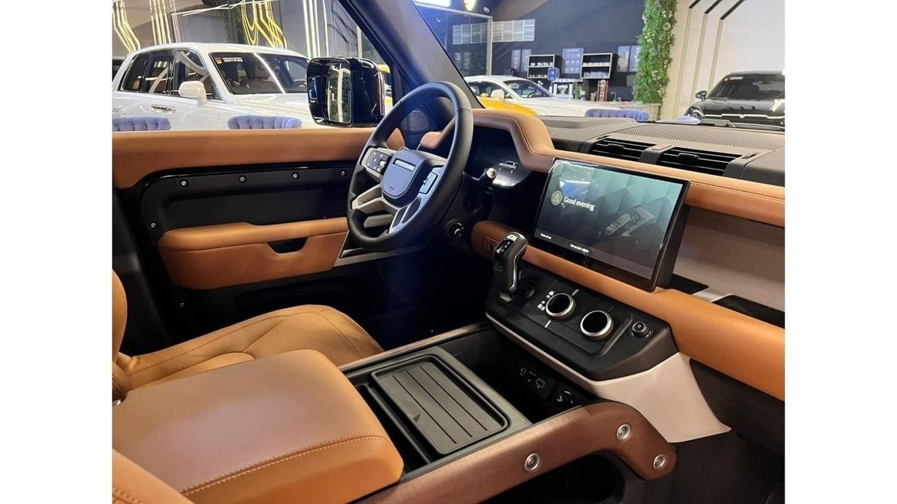 لاند روفر ديفندر Defender HSE P400/2024 /GCC / 5 YEARS WARRANTY AND SERVICE