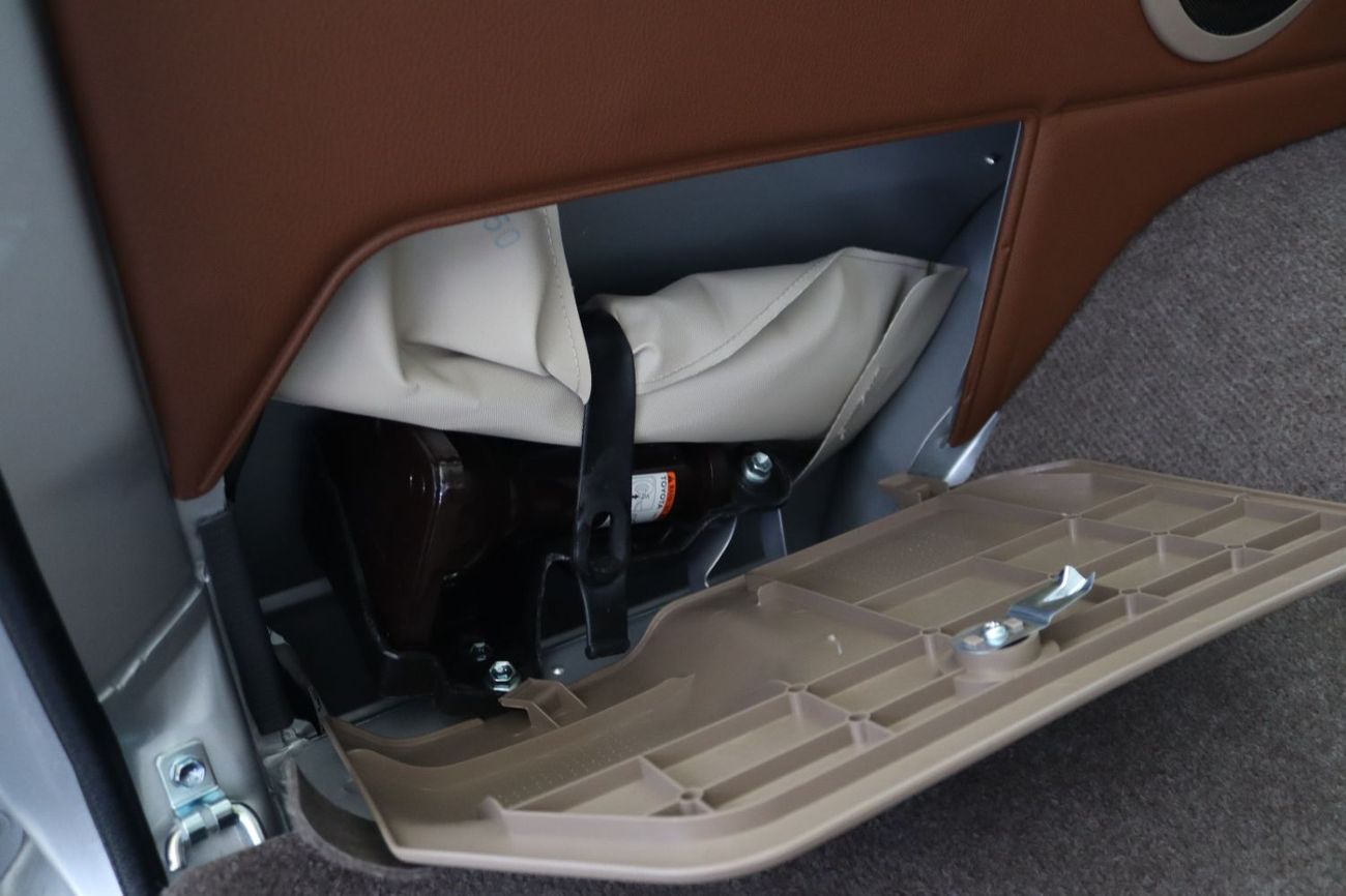 Toyota Land Cruiser 70 2025 LAND CRUISER GRJ76 4.0 V6 AT 40TH ANNIVERSARY  **EXPORT ONLY**التصدير فقط خارج الخليج**