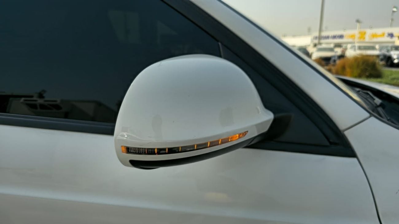 أودي Q3 LEFT HAND FULL OPTION CLEAN AND IN PERFECT CONDITION 2.0 PETROL