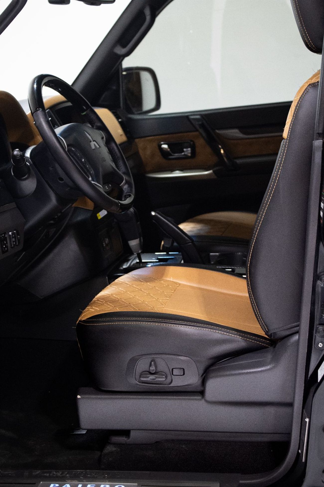 ميتسوبيشي باجيرو GLS Highline 3.8L (274 HP)