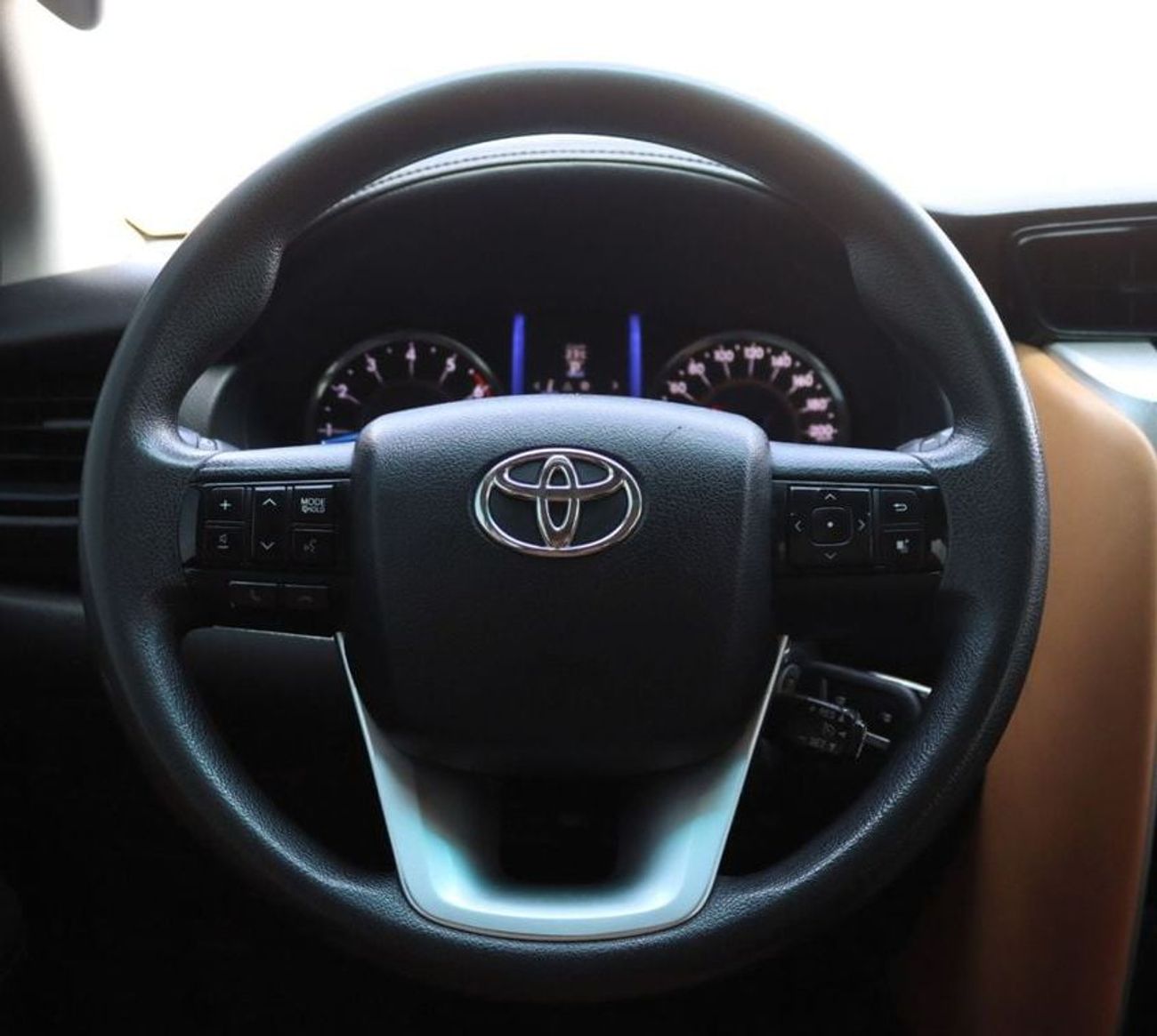 تويوتا فورتونر EXR 2.7L (164 HP)