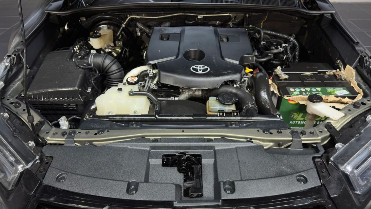 Toyota Hilux DIESEL HILUX ROGUE ,2.8L ,RIGHT HAND HAND DRIVE ,AUTO TRANSMISSION