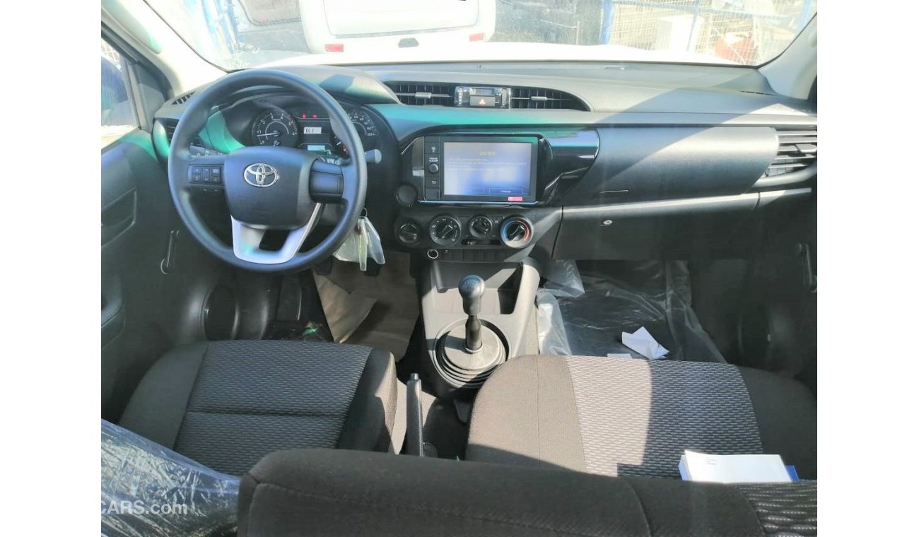 Toyota Hilux DIESEI L 2.4 MANUAL  GEAR