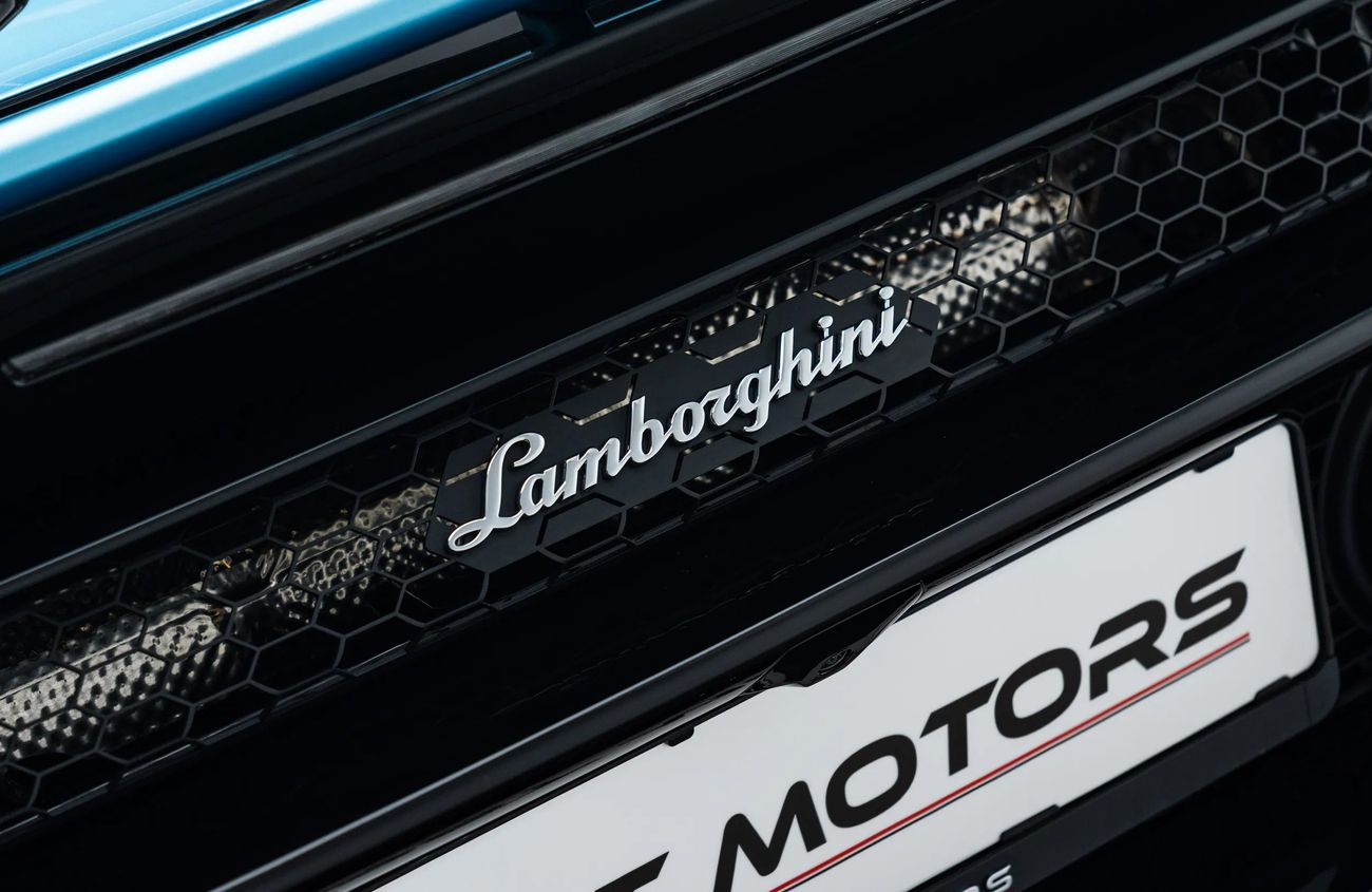 لامبورغيني هوراكان ايفو سبايدر 5.2L V10 Naturally Aspirated Engine