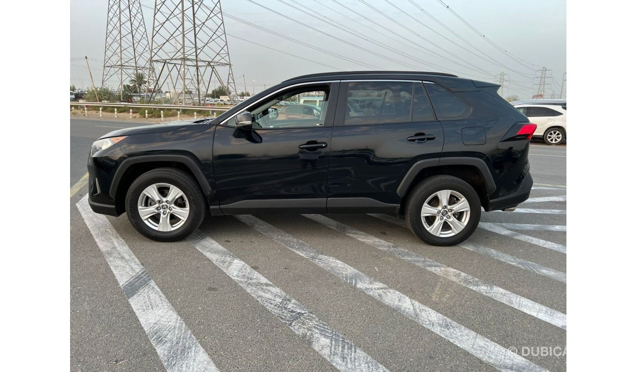 Toyota RAV4 2019 TOYOTA RAV4 XLE / AWD / FULL OPTION