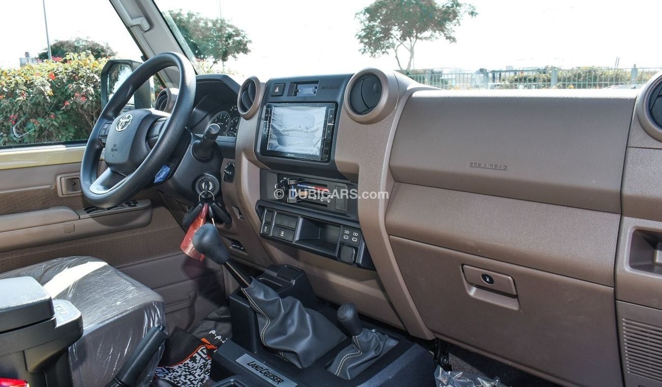 Toyota Land Cruiser 70 4.0L V6 Petrol M/T