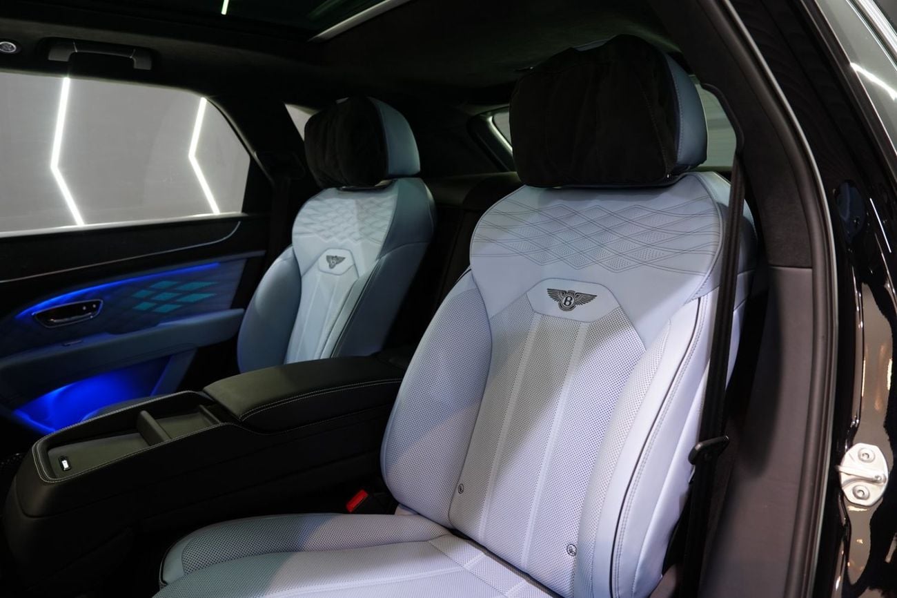 Bentley Bentayga Azure Bang N Olufsen, Panoramic Roof, Dealer Warranty!!
