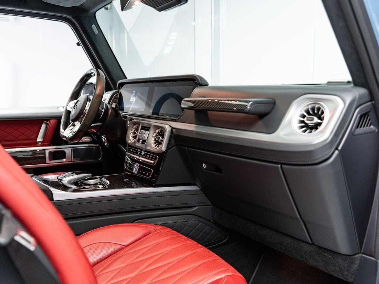 مرسيدس بنز G 63 AMG STD BUY NOW, PAY 2027 | THE BLACKLINE STANDARD | Mercedes Warranty + Service Contract, GCC