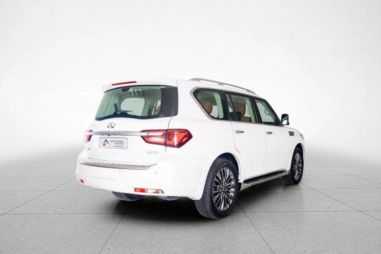 Infiniti QX80 Luxe 7st 5.6L LUXE 5.6