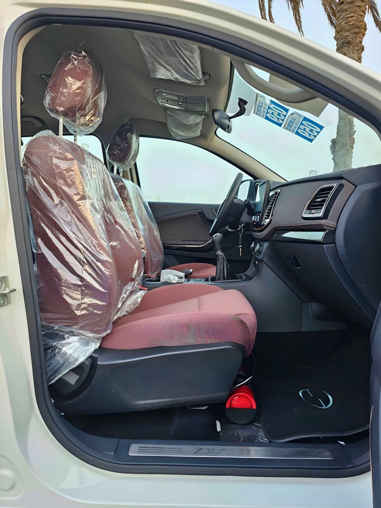 ZX Terralord TURBO DOUBLE CABIN / LUXURY / M/T / 2.0L V4 PETROL / 4WD (CODE #  68033)