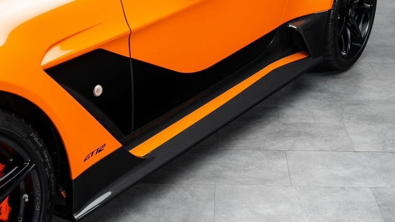 أستون مارتن فانتيج GT12