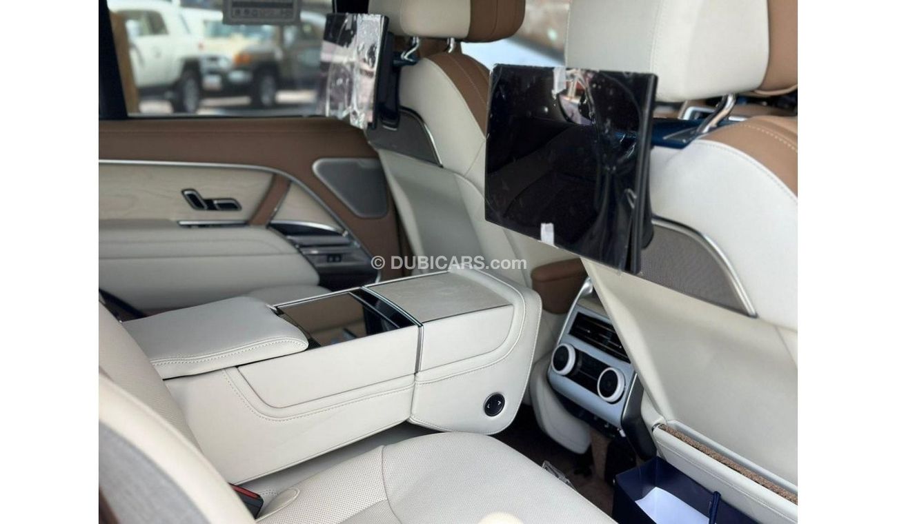 Land Rover Range Rover GCC SPEC UNDER WARRANTY AND SERVICE