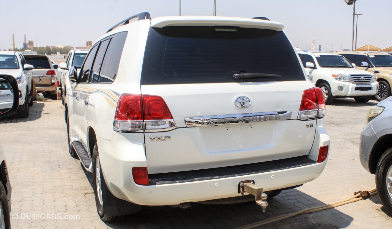 Toyota Land Cruiser VXR V8