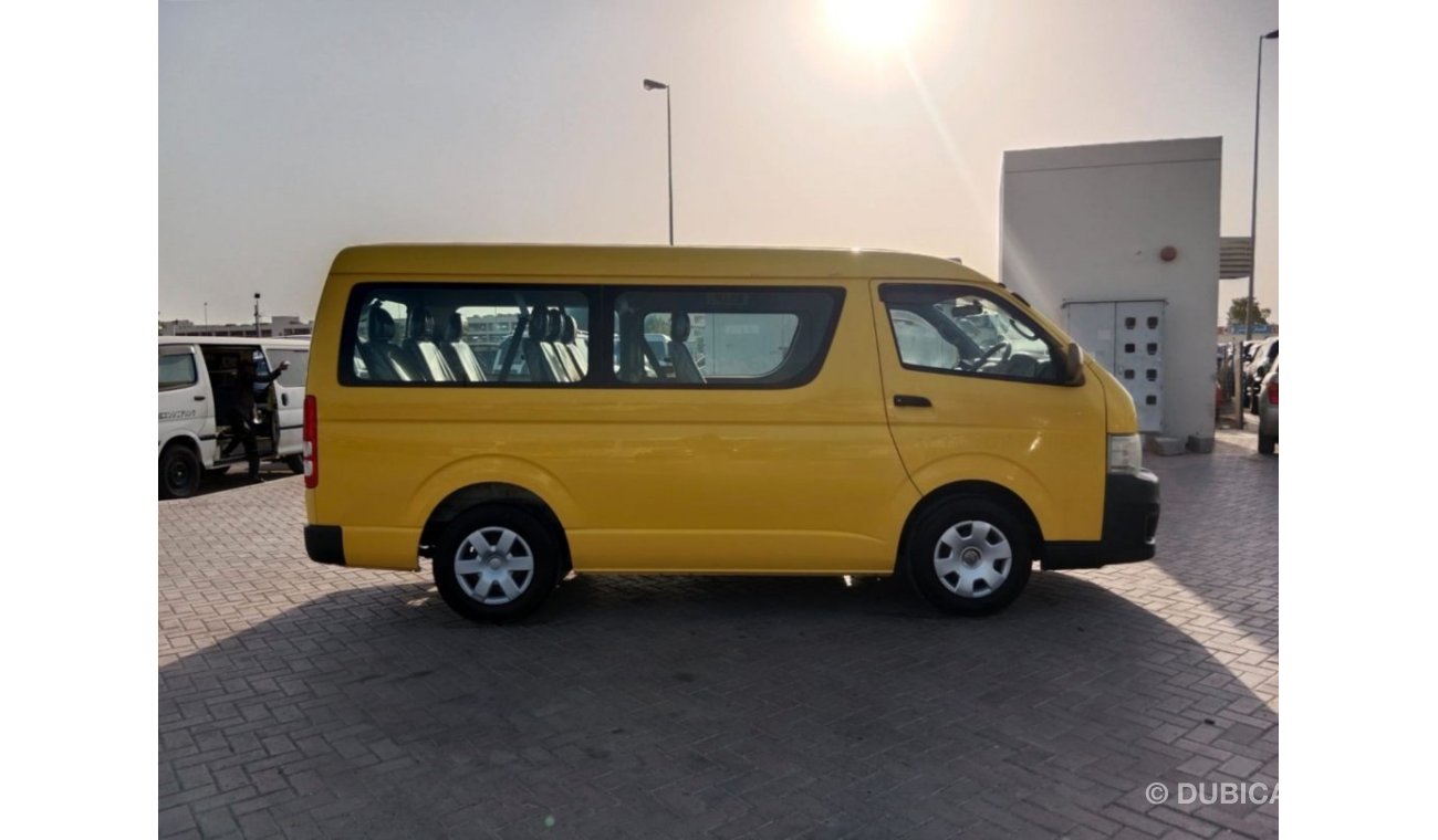 تويوتا هاياس TOYOTA HIACE VAN RIGHT HAND DRIVE (PM1651)