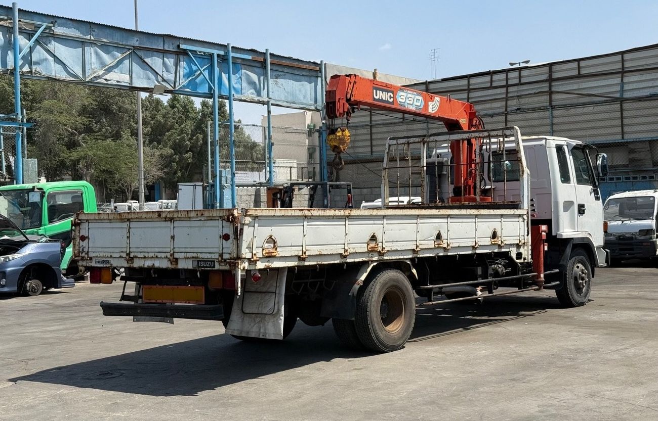 Isuzu Forward Unic Crane 330