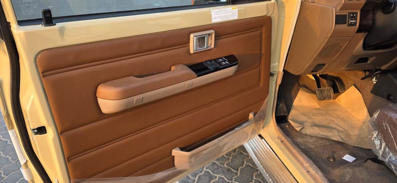 تويوتا لاند كروزر 70 PETROL FULL OPTION