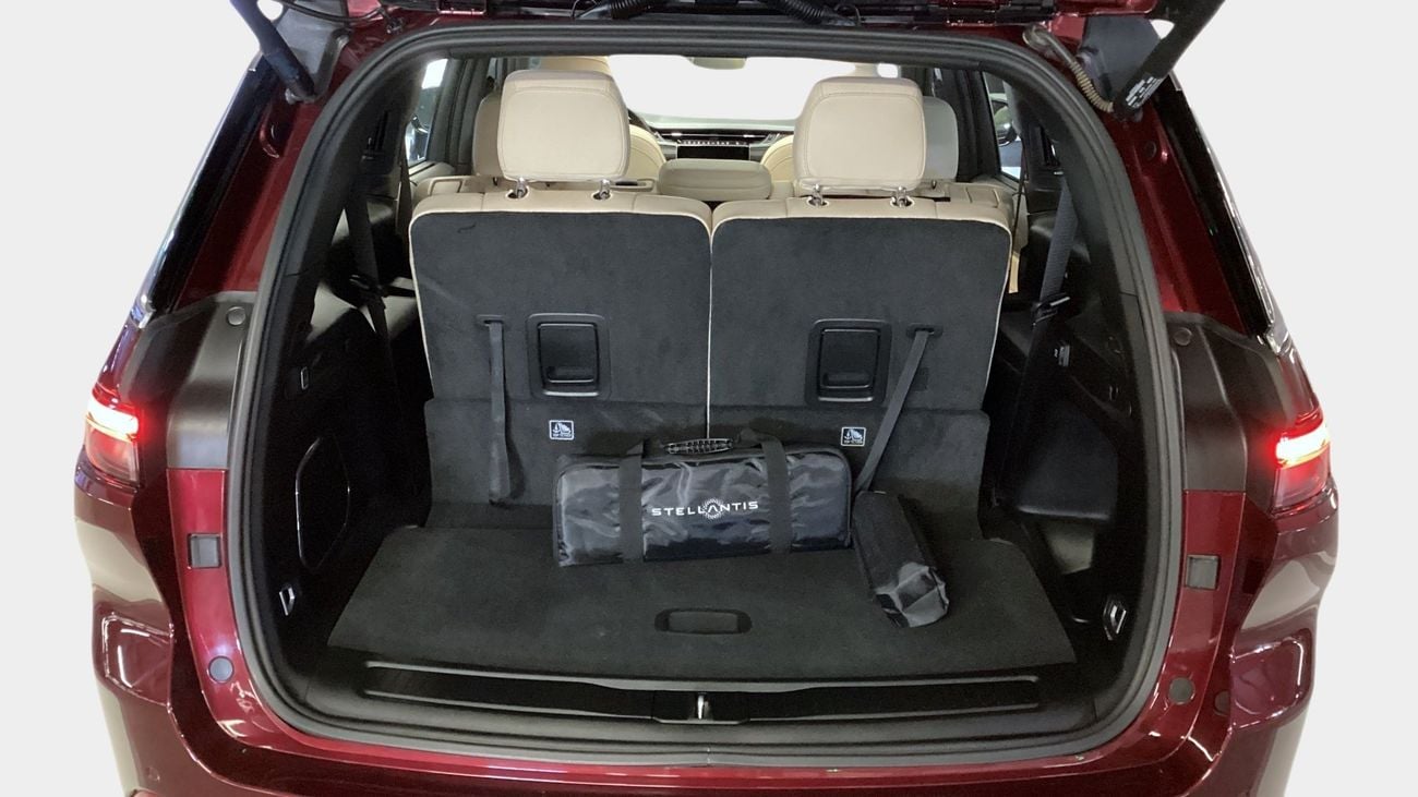 جيب شيروكي Limited Plus | شامل الضمان | 0 ﺪﻔﻋﺓ ﺃﻮﻟﻯ