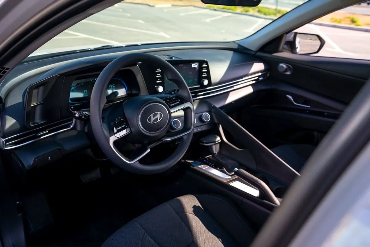 Hyundai Elantra COMFORT GCC spec