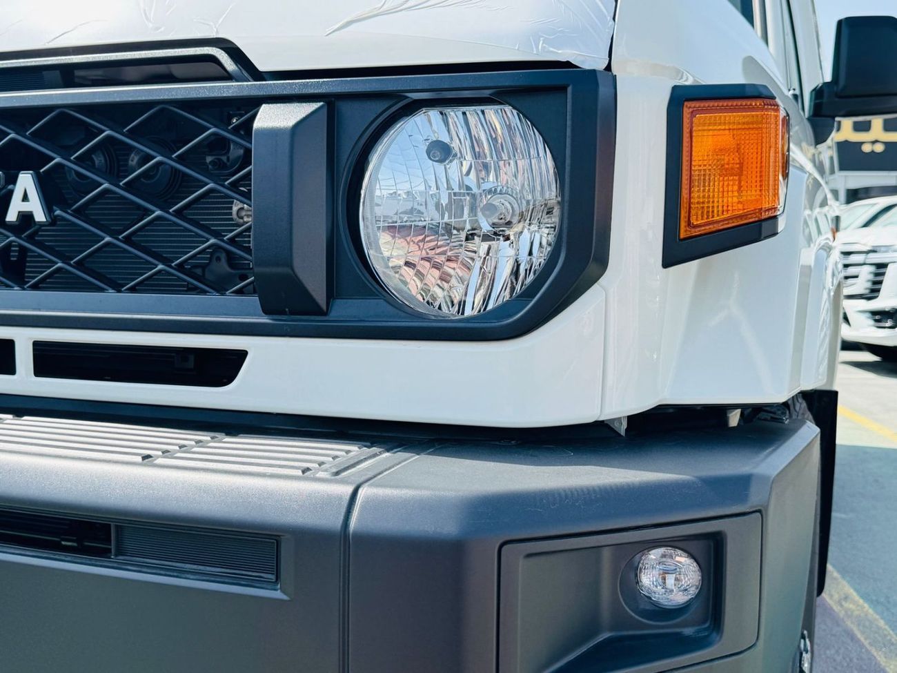 Toyota Land Cruiser TOYOTA LC78 3DOOR 4.0L PTR GCC A/T B/O WHITE 2025