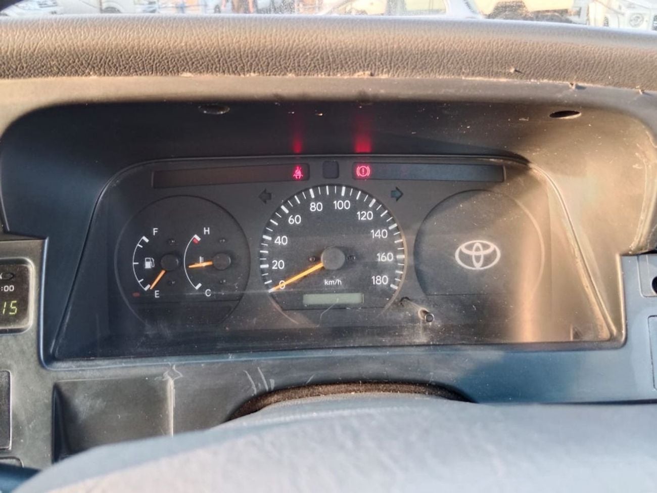 Toyota Hiace TOYOTA HIACE VAN RIGHT HAND DRIVE (PM1237)