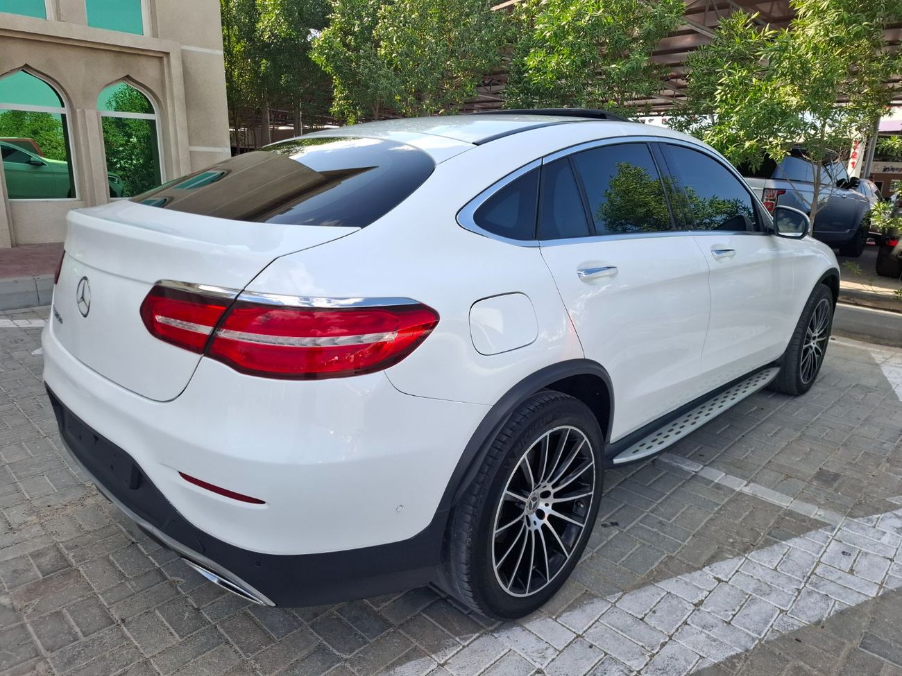 مرسيدس بنز GLC كوبيه 200 مرسيدس  glc 220 2018 فل