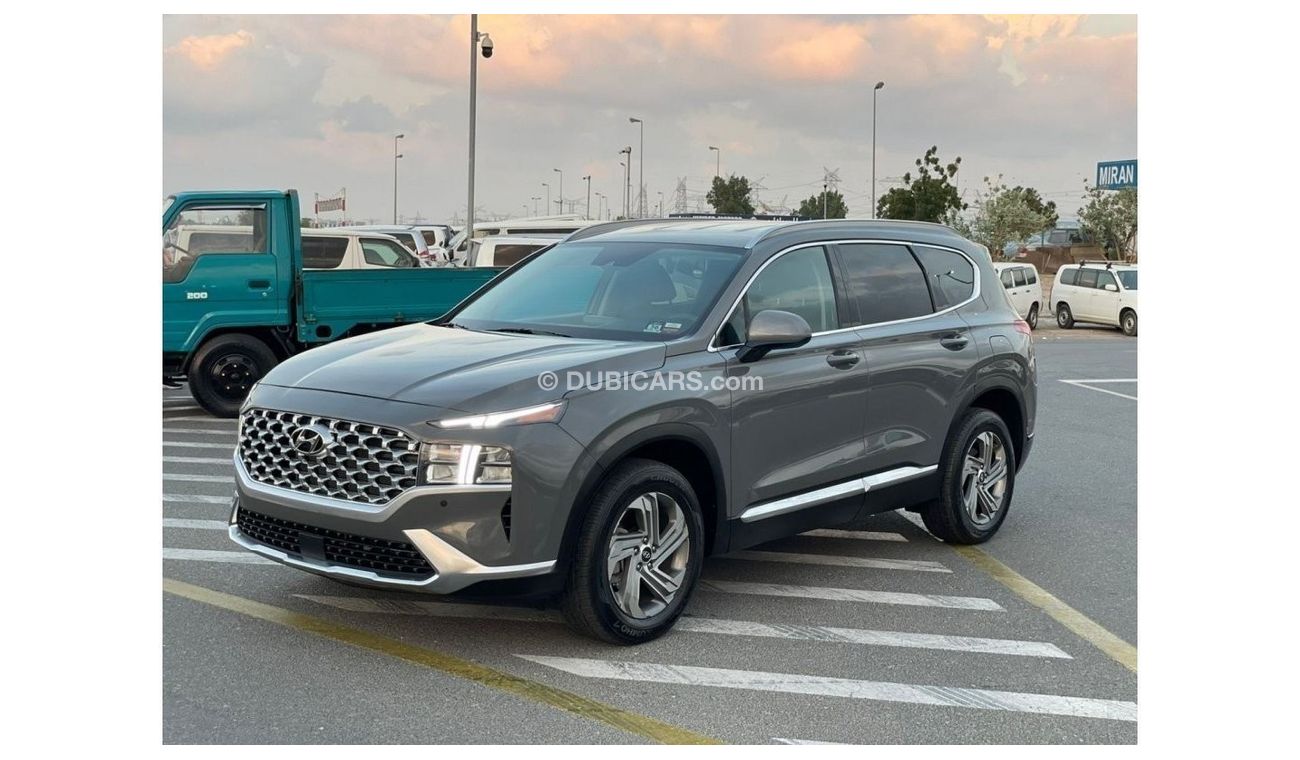 Hyundai Santa Fe 2022 Hyundai Santa Fe 2.5L V4 MidOption+ Only 4700 Miles