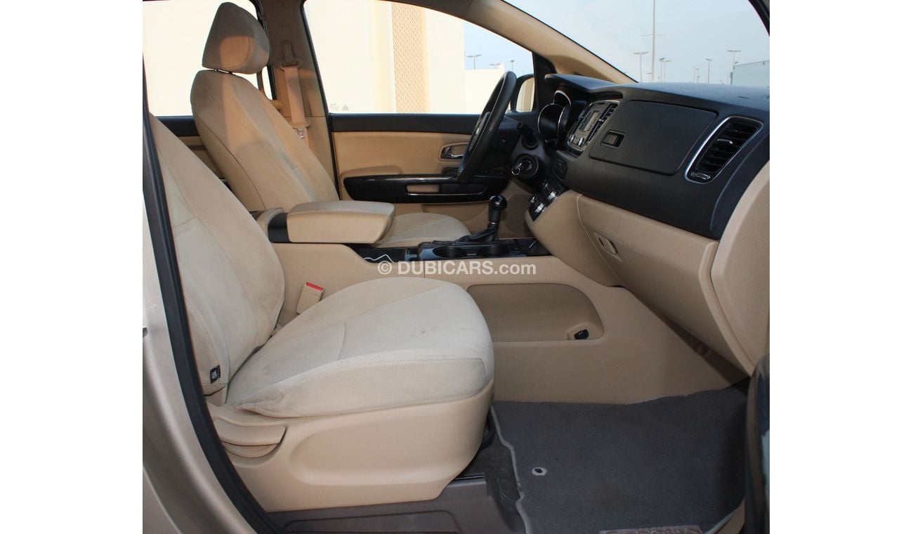 Kia Carnival Kia Carnival 2016 GCC in excellent condition without accidents No. 2 very clean from inside and outs