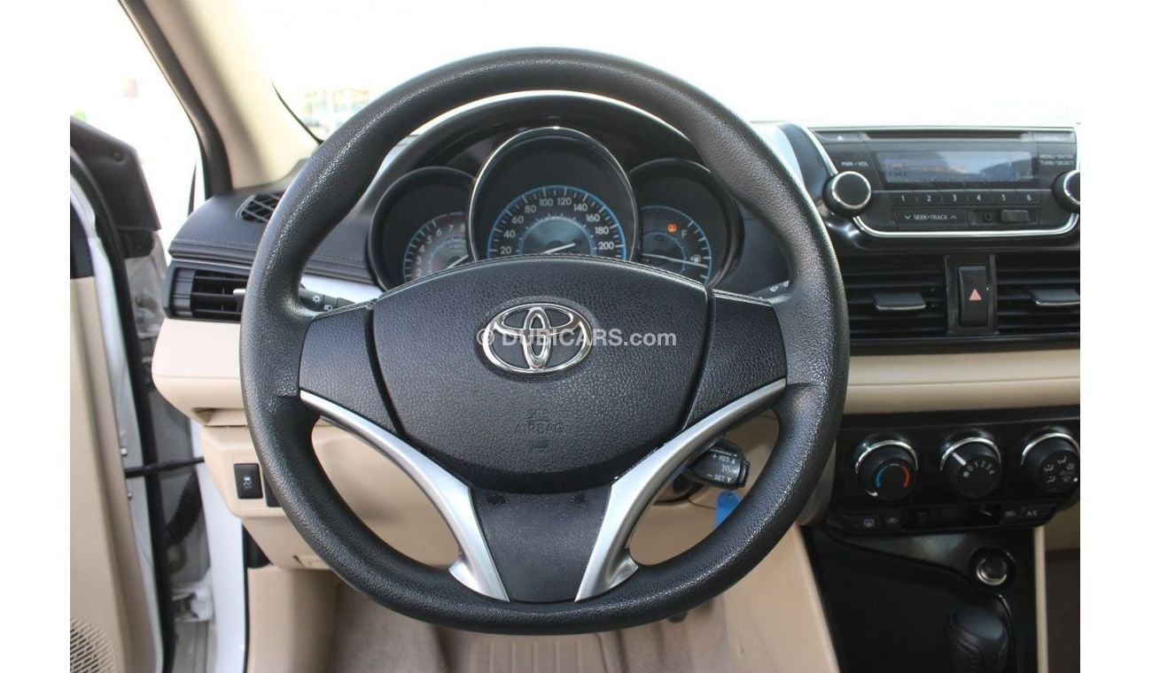 تويوتا يارس تويوتا يارس 2017 خليجي بحالة ممتازة بدون حوادث نظيفه جدا من الداخل والخارج