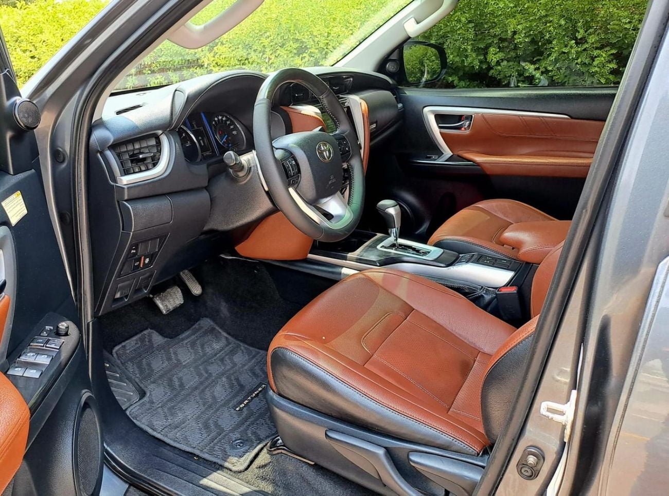 Toyota Fortuner VXR 1442-Monthly For 3 Years I GCC | V6 , Full Option