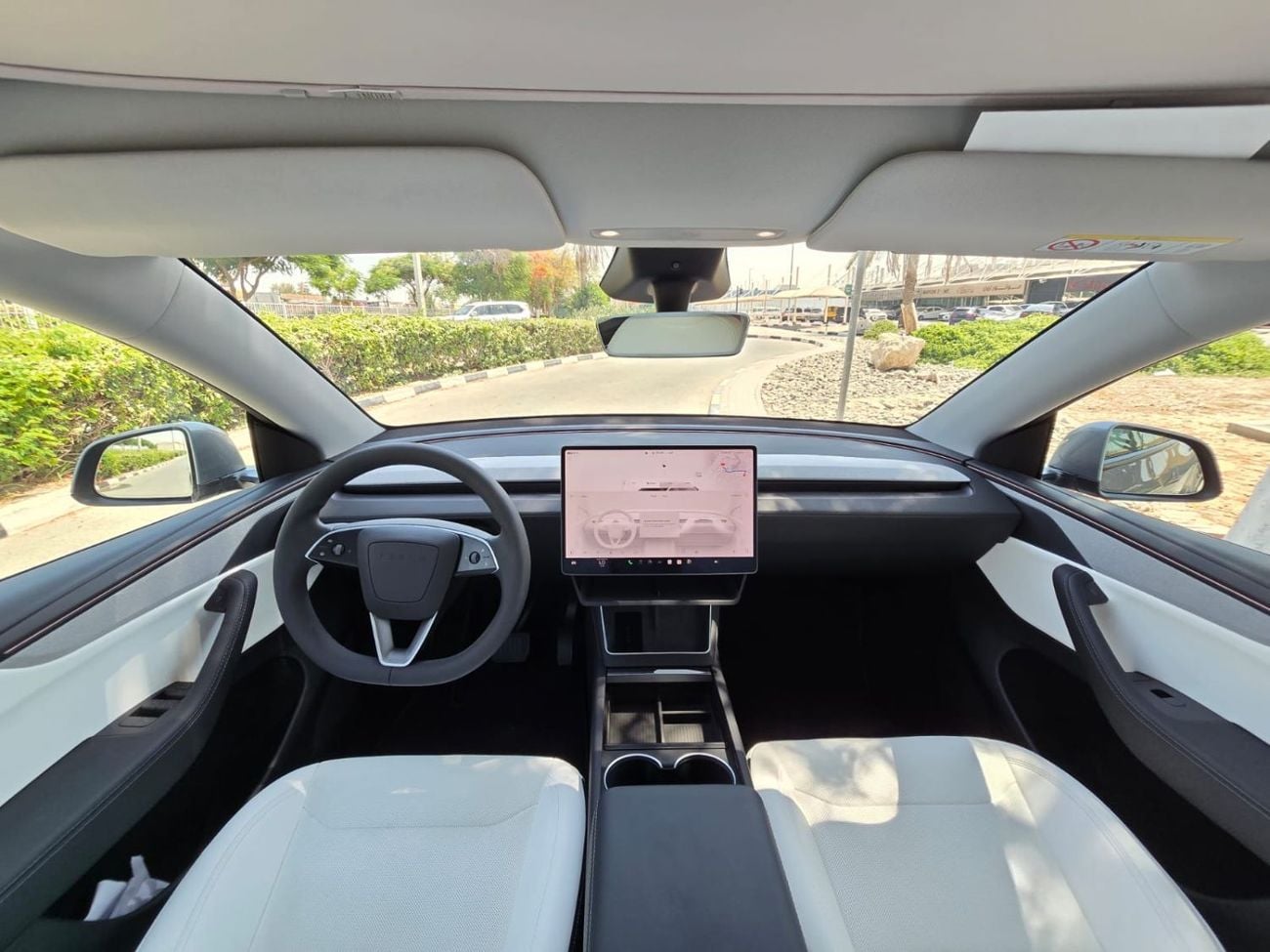Tesla Model Y LONG RANGE AWD 2025 GCC LOW MILEAGE WITH 8 YEARS TESLA DUBAI AGENCY WARRANTY IN MINT CONDITION