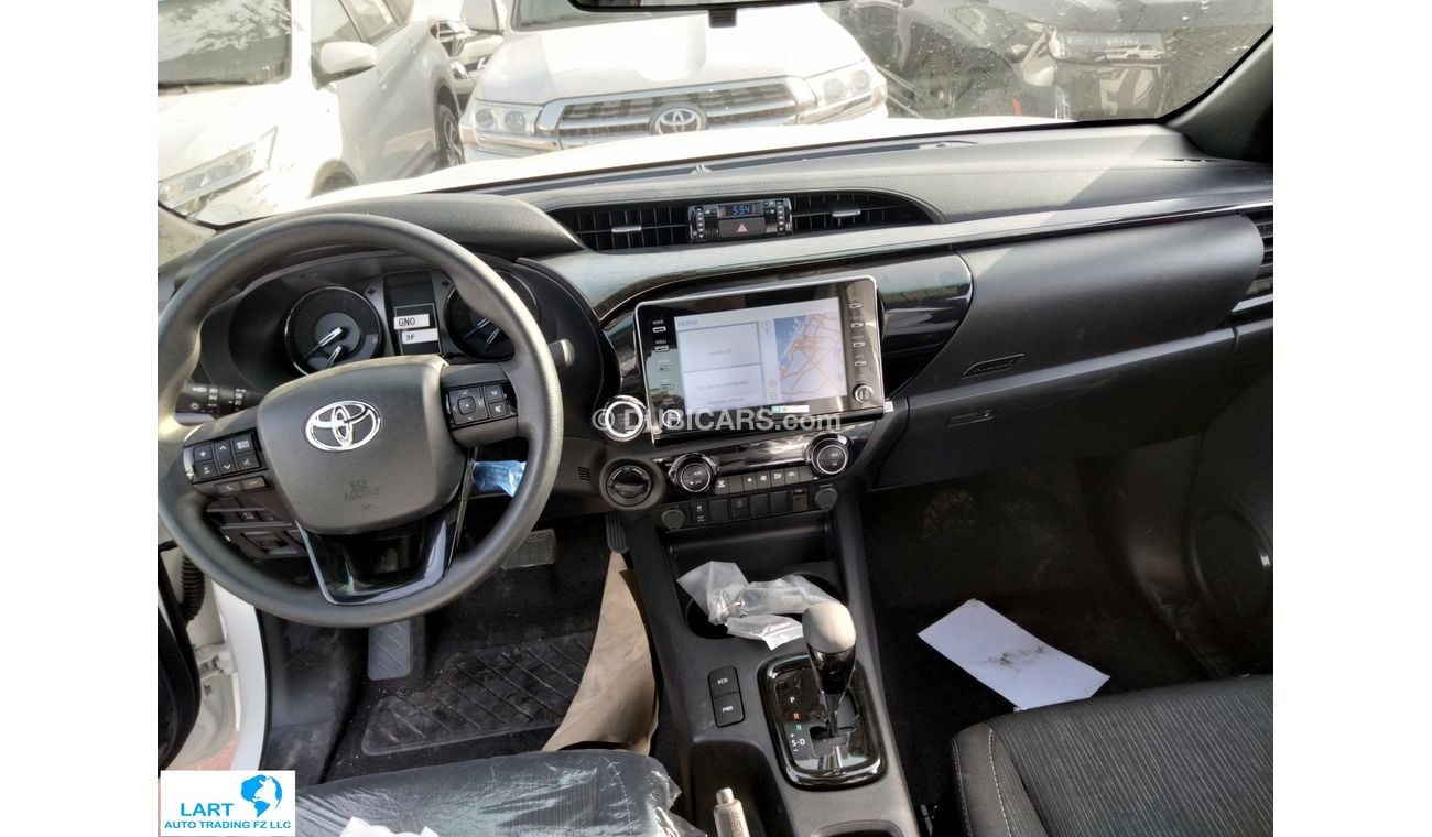 تويوتا هيلوكس Adventure SR5