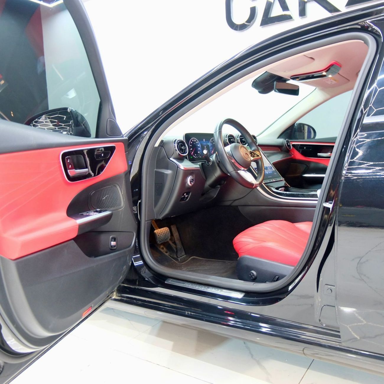 مرسيدس بنز C 200 AED 2,330 / Monthly l 0% Down Payment l Mercedes-Benz C200 l Excellent Condition l FREE REG - END OF