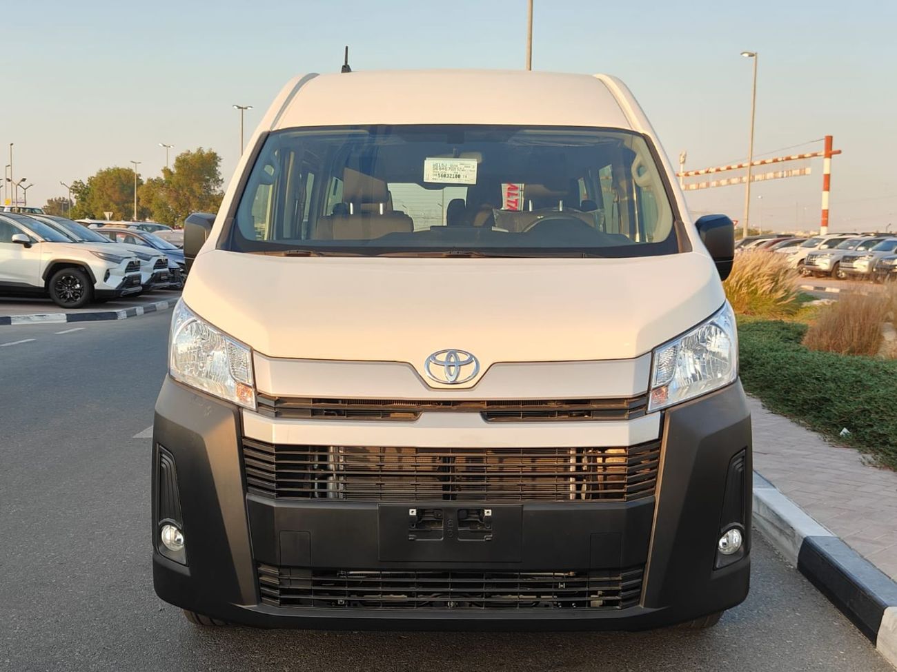 Toyota Hiace 2026 Toyota Hiace DX 13-Seater 2.8L 4-Cyl Diesel M/T RWD (3-Point Seatbelts) Export Only