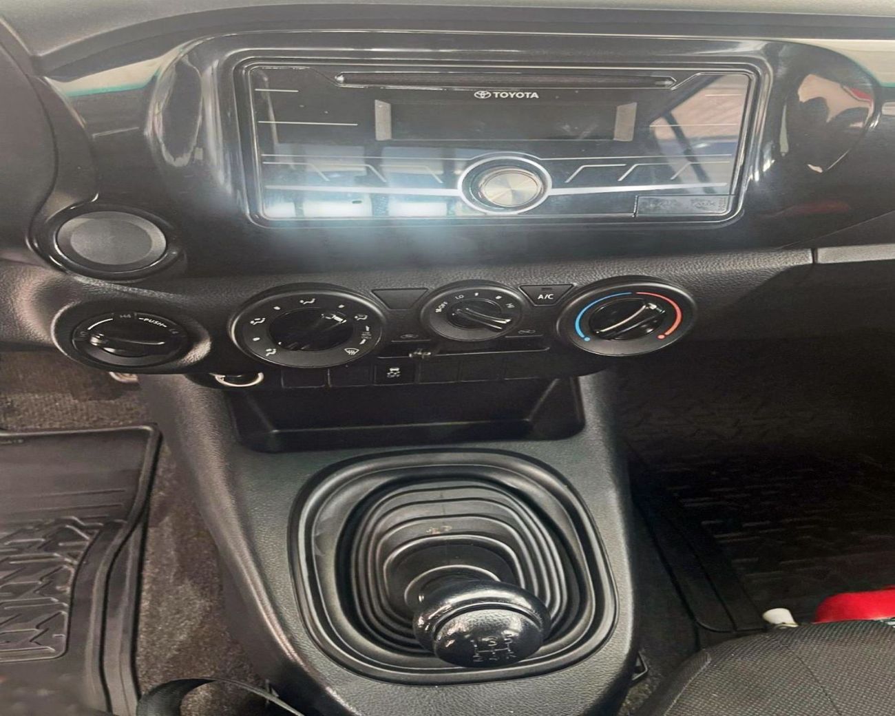 تويوتا هيلوكس GL