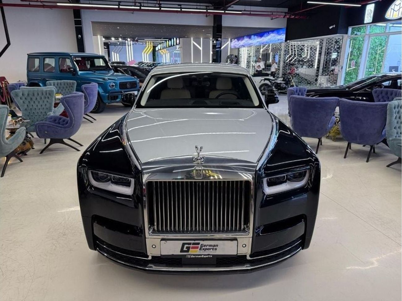 رولز رويس فانتوم EWB 6.8L 2022 Rolls-Royce Phantom EWB-Mint Condition-Warranty and Service contracts available