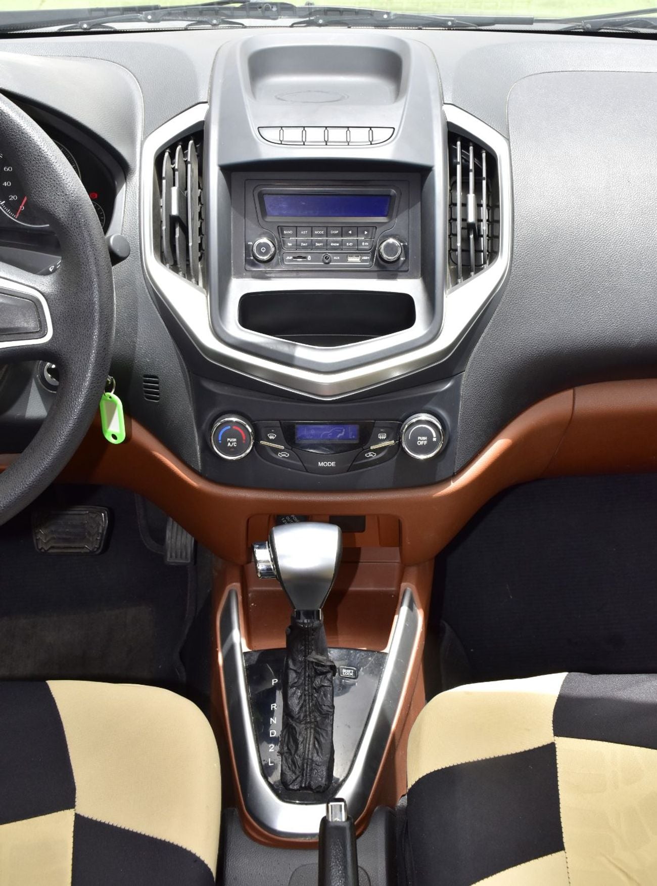 جيلي Emgrand GC6 EXCELLENT DEAL for our Geely GC6 ( 2017 Model ) in Brown Color GCC Specs
