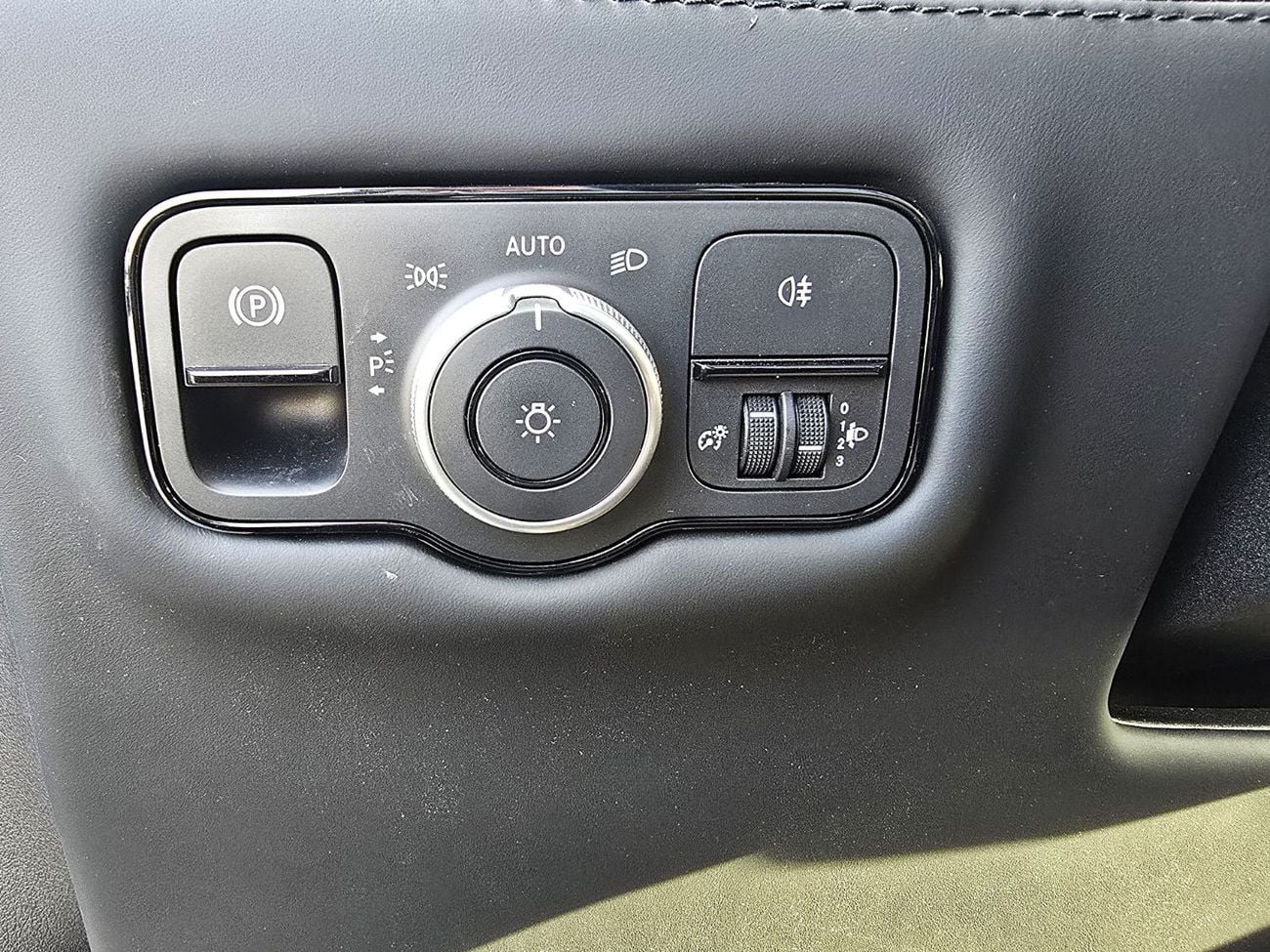 مرسيدس بنز فيتو Mercedes-Benz Vition o Bussines Edit 2.0l 9 Seats black color 2025 model