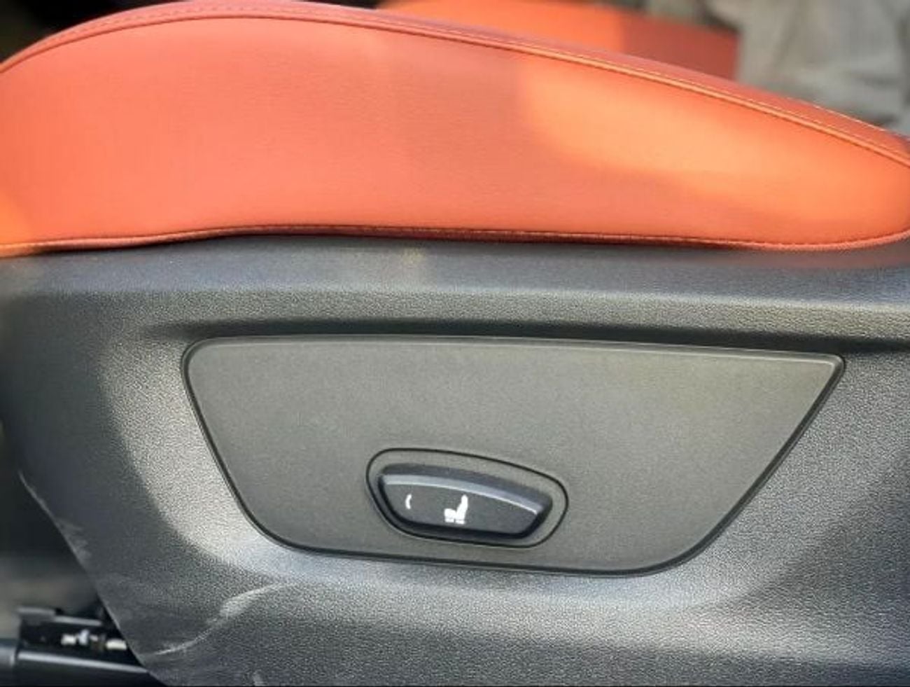 تشنجان x5 بلس ECTB - 11. شانجان X5 بلس - 1.5 لتر بنزين أوتوماتيكي تيربو - أبيض مع أسود