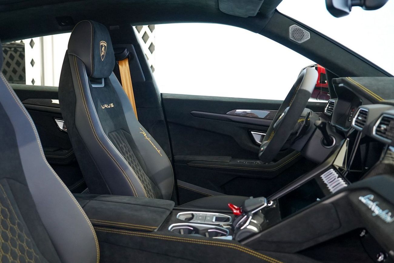 لامبورغيني اوروس 4.0T V8 Performante