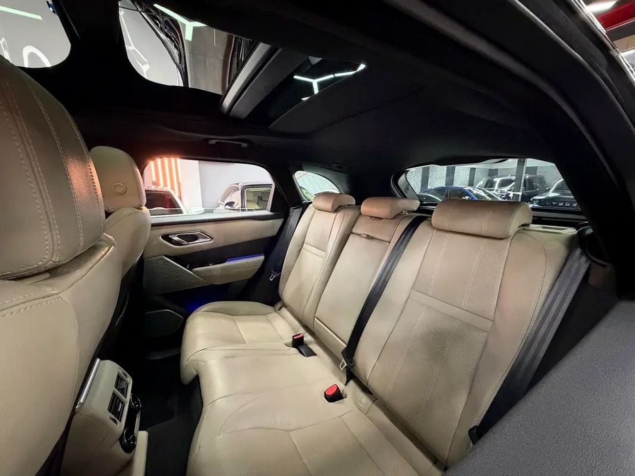 Land Rover Range Rover Velar R-DYNAMIC HSE